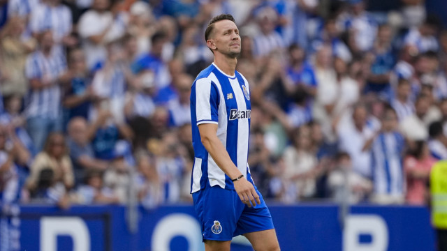 Contrato de Luuk de Jong em discussão no FC Porto após lesão grave