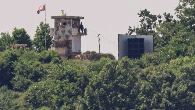 
                    Seul atribuiu explosões na fronteira a possíveis minas da Coreia do Norte
                