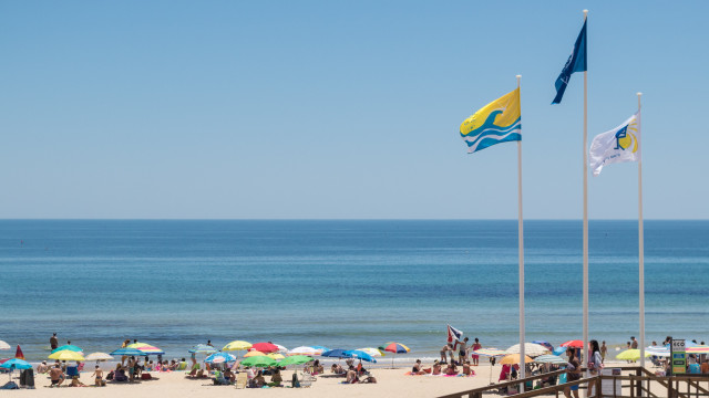 Há três praias algarvias interditas a banhos. Água está contaminada