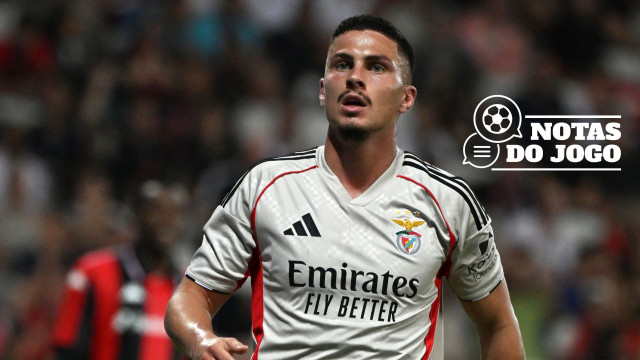 Estreia à moda de Ivanovic e 'bomba' do banco facilitam tarefa ao Benfica