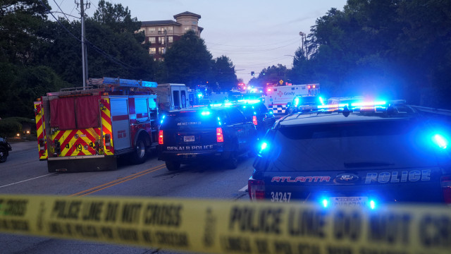 Suspeito e polícia morrem em tiroteio junto a universidade em Atlanta