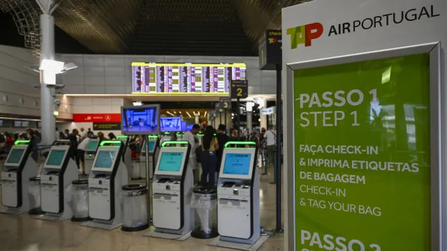 
                    Aeroportos terão novas regras para medir espera por bagagens e segurança
                
