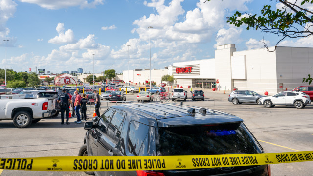 Tiroteio num supermercado provoca três mortos no Texas. Suspeito detido