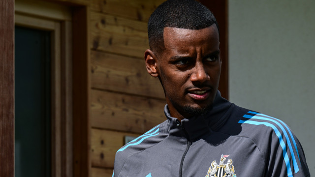 Alexander Isak 'imita' compatriota Gyokeres e ameaça Newcastle com greve 