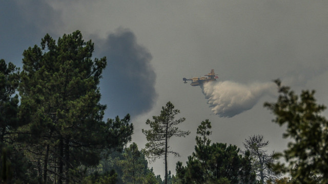 Situação de alerta devido aos incêndios prolongada até sexta-feira