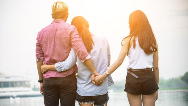 Signos que podem viver um triângulo amoroso nos próximos meses