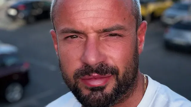 Marco Costa celebra aniversário do ex-enteado. "Custa não poder estar aí"