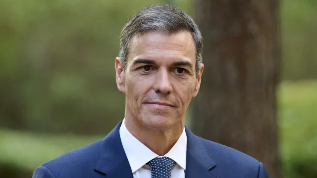 
                    Sánchez mantém confiança em inocência de ex-PM socialista Zapatero
                