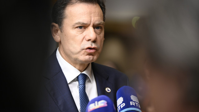 Montenegro: Denúncias não podem pôr em causa continuação nos cargos