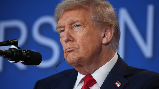 Trump exprime desagrado após ataque russo que atingiu fábrica americana
