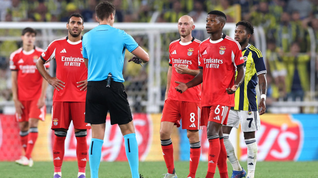 Argolada de Florentino quase fazia mossa. Benfica decide playoff na Luz