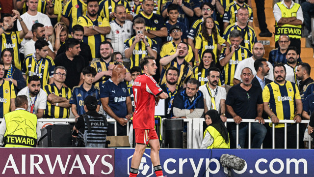 'Novela' perto do fim. Akturkoglu deixa Benfica para reforçar Fenerbahçe