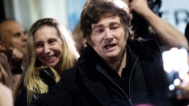 Candidato de Milei em legislativas admite dinheiro de suspeito de tráfico e amplia crise do governo