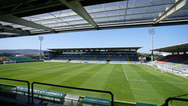 Paços de Ferreira e Felgueiras anulam-se na Capital do Móvel