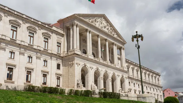 
                    Associações jovens com dívidas vão ficar sem acesso a apoios públicos
                