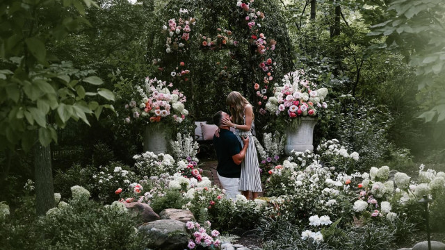 Taylor Swift e Travis Kelce. Todos os detalhes do noivado milionário