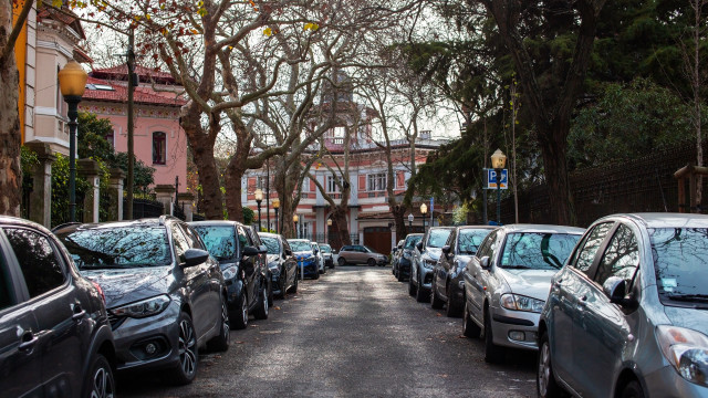 Cor do carro influencia temperatura? As conclusões de um estudo em Lisboa