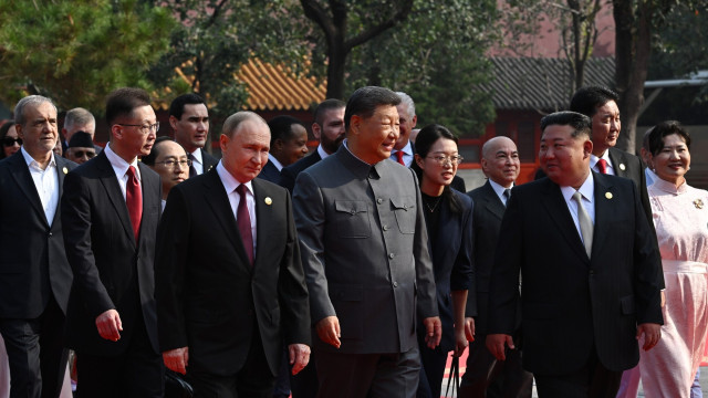 Xi, Putin e Kim juntos na China. Trump não gostou de 'aviso' e já reagiu