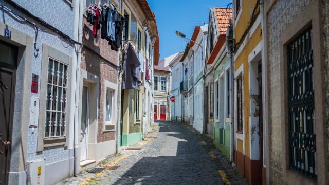 Homem que fez ameaças contra brasileiros em Portugal é demitido