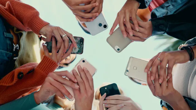 
                    Tem o smartphone lento? Os 6 hábitos que prejudicam o desempenho: Perceba
                