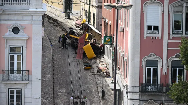 
                    Família de vítima do Elevador da Glória exige indemnização de um milhão
                