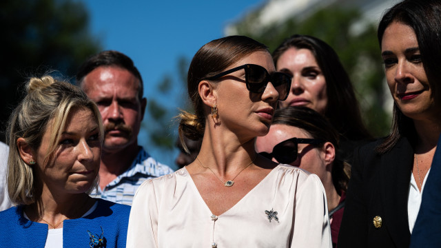 Marina foi uma das vítimas de Epstein, aos 14 anos: 