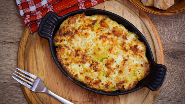 Fãs de bacalhau, temos 2 receitas saudáveis sugeridas por nutricionistas