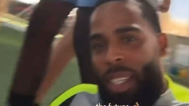 Sozinho a treinar, St. Juste 'encontra' os novos Quenda e Ronaldinho
