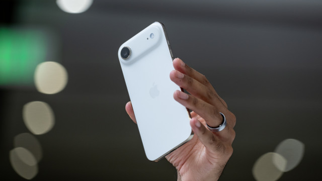 Resistiu a comprar iPhone? Os modelos antigos ficaram (bem) mais caros