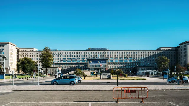 
                    Hospital de Santa Maria e INEM vão partilhar profissionais de saúde
                