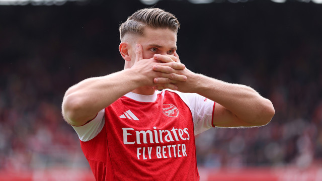 Viktor Gyokeres solta a 'máscara' e Arsenal 'encosta' no trono da Premier