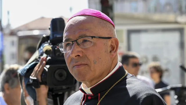 
                    Patriarca de Lisboa lamenta 