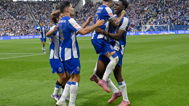 FC Porto vence sem convencer, mas é líder isolado à 'boleia' de Samu