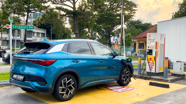 Petrolífera anuncia tecnologia para carregar carros em 10 minutos