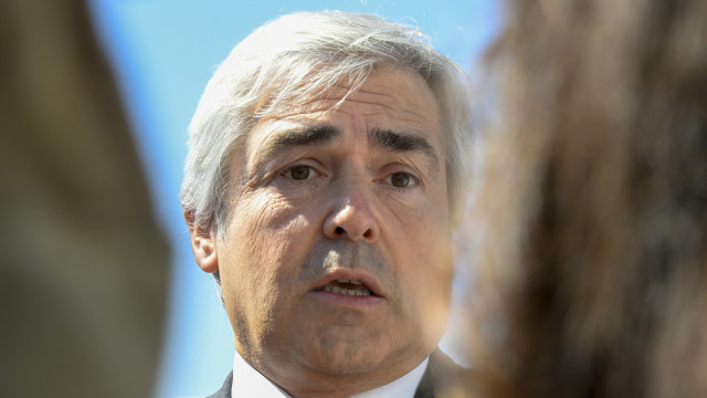 Gronelândia? Melo escusa-se a falar sobre eventual envio de militares