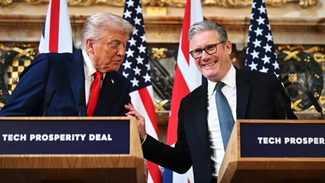 
                    Trump aconselhaa Starmer: 