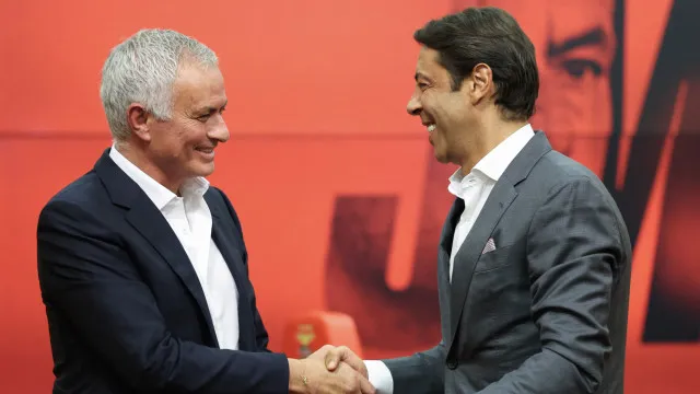 Rui Costa planeia avançar para a renovação de Mourinho
