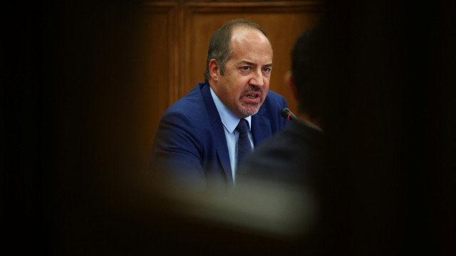 Governador do BdP comprou ações da Galp e da Jerónimo Martins já no cargo