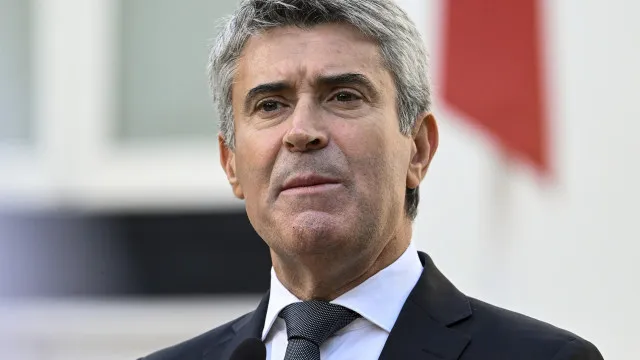 
                    Listas? José Luís Carneiro acredita que 