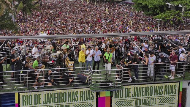 57 anos depois: Caetano, Chico e Gil juntos contra amnistia a Bolsonaro