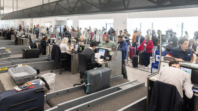 Aeroporto de Bruxelas encerrado após avistamento de drone