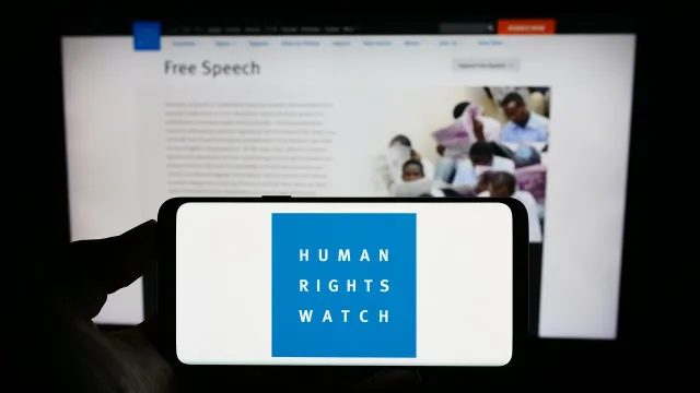 
                    HRW denuncia falhas e manipulação de câmaras em operação mais letal do Brasil
                