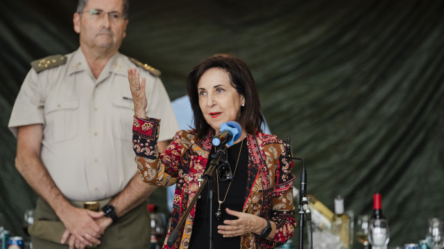Avião com ministra espanhola sofre tentativa de interferência russa