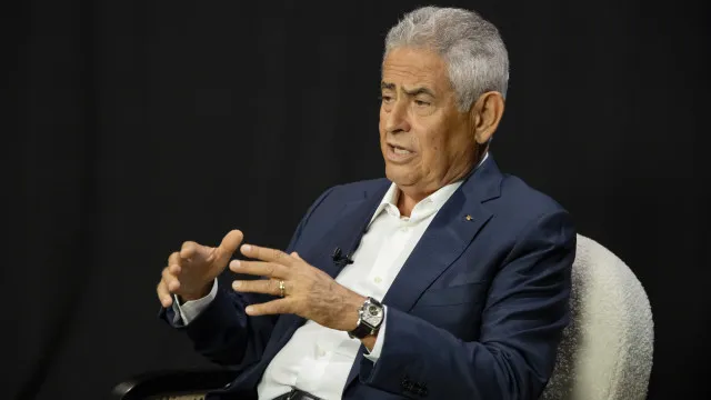 
                    Luís Filipe Vieira partiu braço direito após queda no Campus de Justiça
                