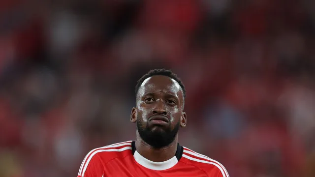 
                    Franceses colocam Dodi Lukebakio de saída do Benfica e apontam valor
                