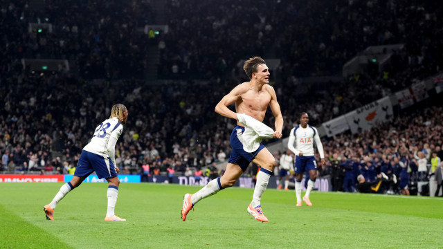 João Palhinha 'rouba' primeira vitória a Vítor Pereira na Premier League