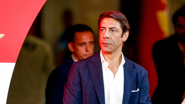 Rui Costa ataca Villas-Boas e alimenta 'guerra' após FC Porto-Benfica