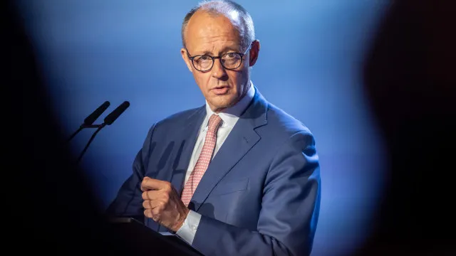 
                    Chanceler alemão duvida de estratégia dos EUA para negociações com Irão
                