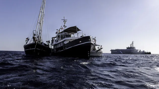 
                    Navios da flotilha com destino a Gaza ancorados a sul de Creta
                
