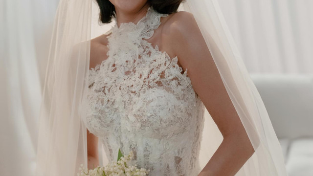 Selena Gomez deslumbra com três vestidos de noiva no casamento